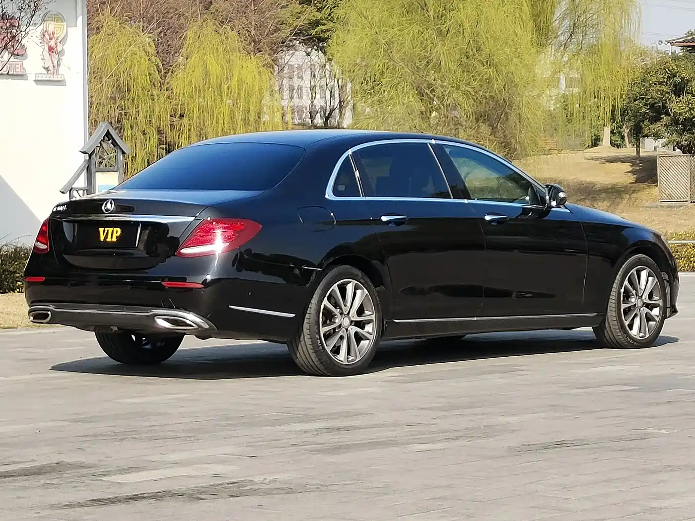 Mercedes-Benz E-Class 2017 E 200 L 4MATIC фото 3