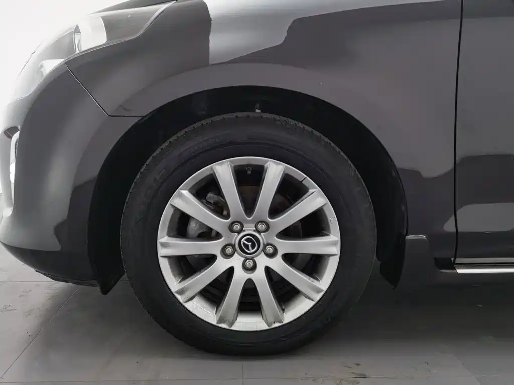 Mazda 8 2016 2015 2.5L Navigator Edition