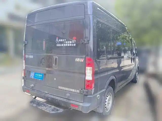 Dongfeng Yufeng Yufeng 2023 V9+ 2.0T Automatic FWD Multi-purpose Medium Wheelbase Medium Roof 7/8/9 Seater — фото 5
