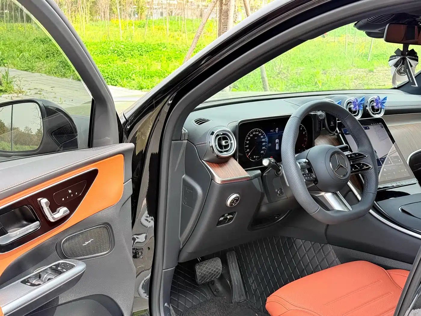 Mercedes-Benz GLC 2025 GLC 300 L 4MATIC Dynamic 5-seater фото 5