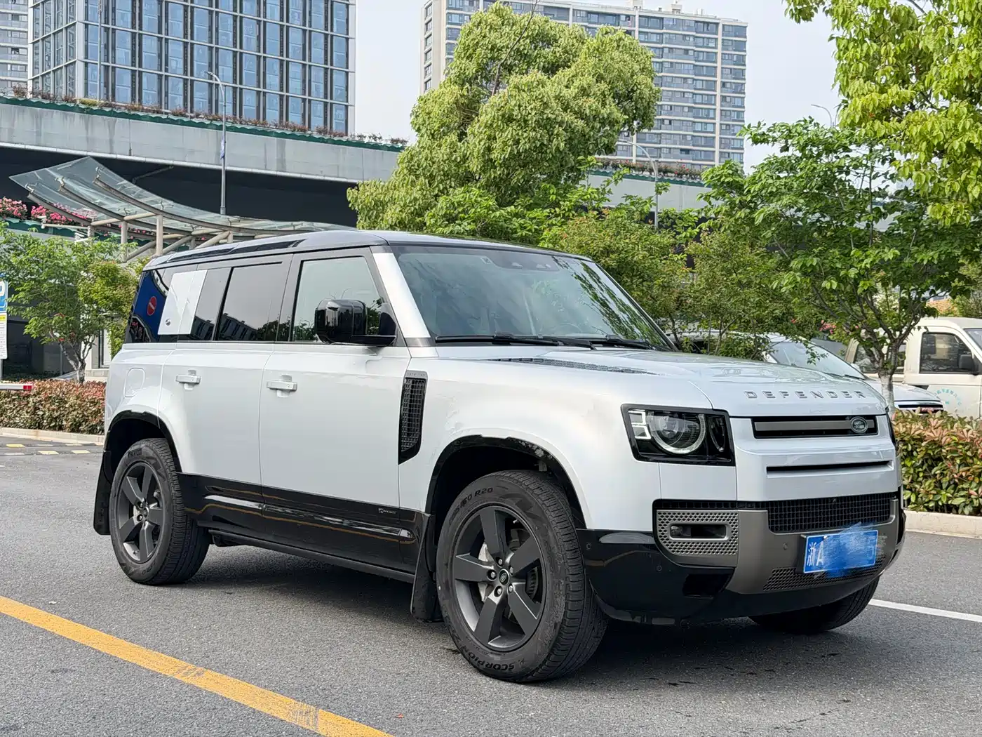 Land Rover Defender 2021 110 P400 X-DYNAMIC HSE фото 6