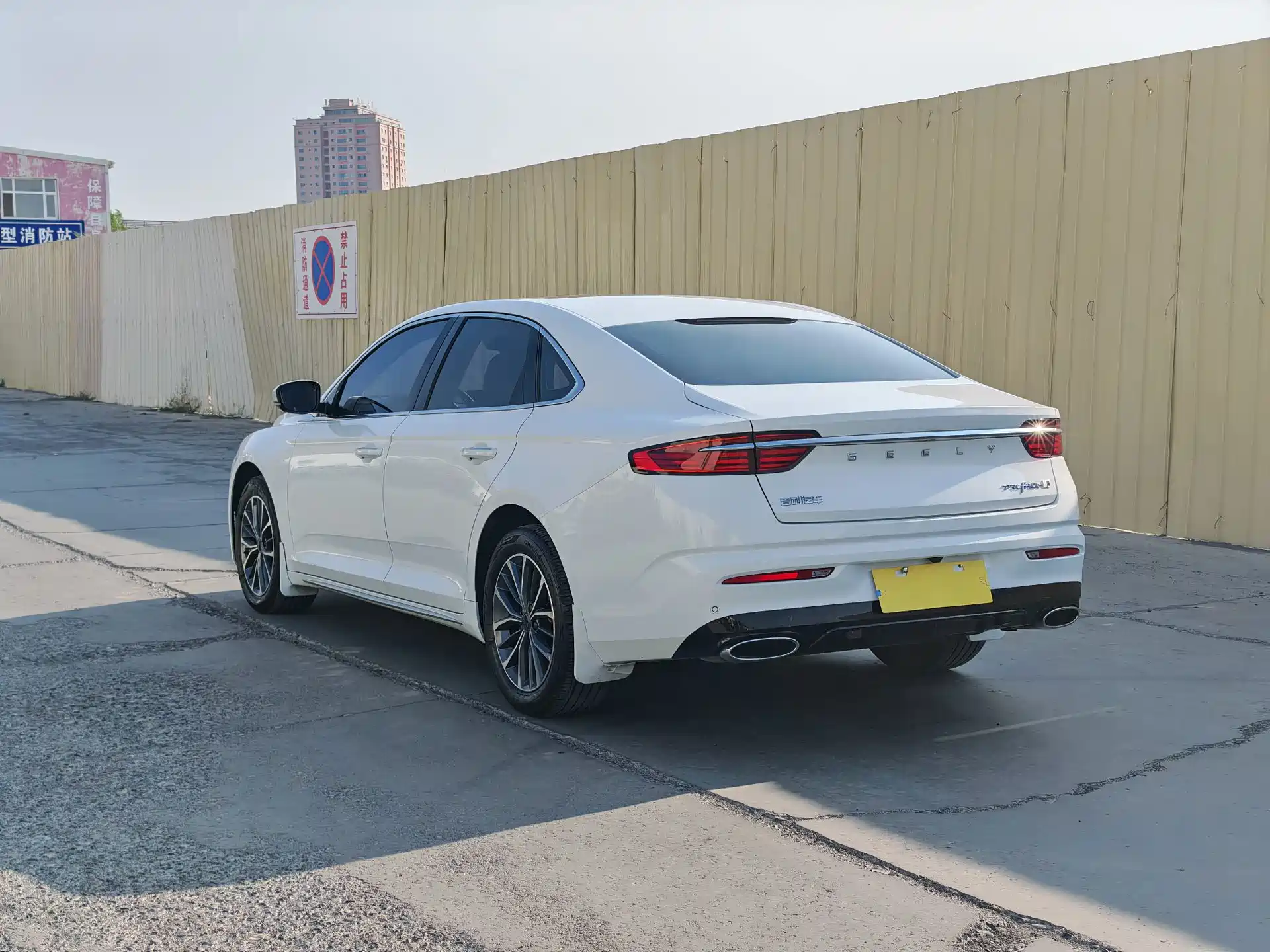 Фото 7 - Geely Preface