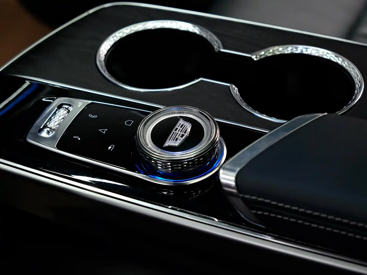 Cadillac IQ Rui Ge 2022 All-Wheel Drive High Performance Premium Edition фото 9