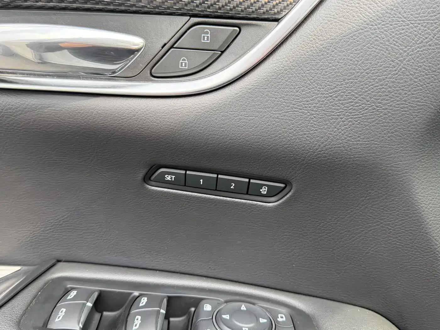 Cadillac XT5 2024 2.0T AWD Luxury (Hummingbird Edition) фото 10