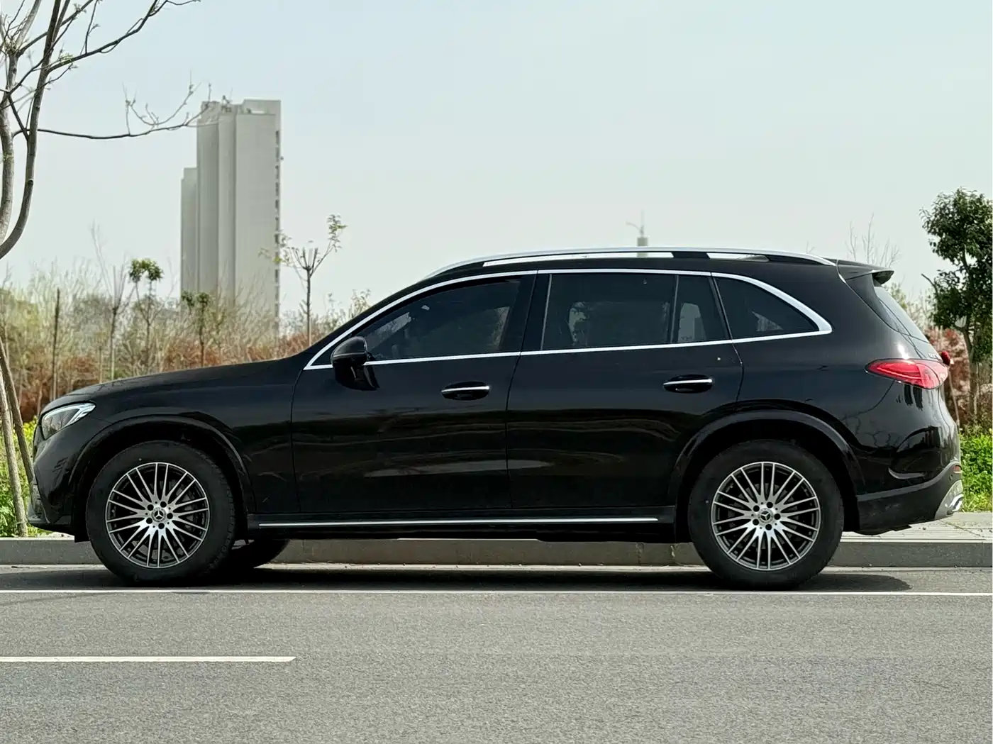 Mercedes-Benz GLC 2025 GLC 300 L 4MATIC Dynamic 5-seater фото 4