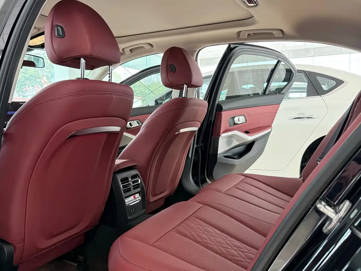 BMW 3 Series 2024 325Li xDrive M Sport Package фото 4