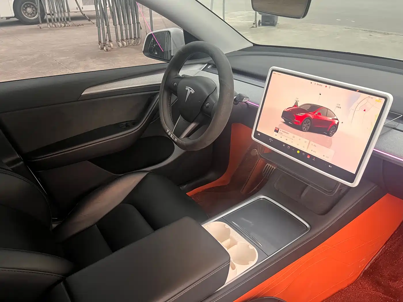 TESLA MODEL Y