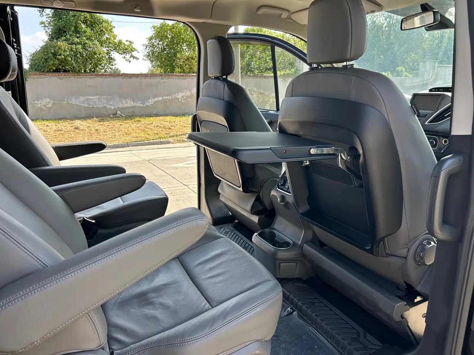 صورة 14 - Ford Tourneo