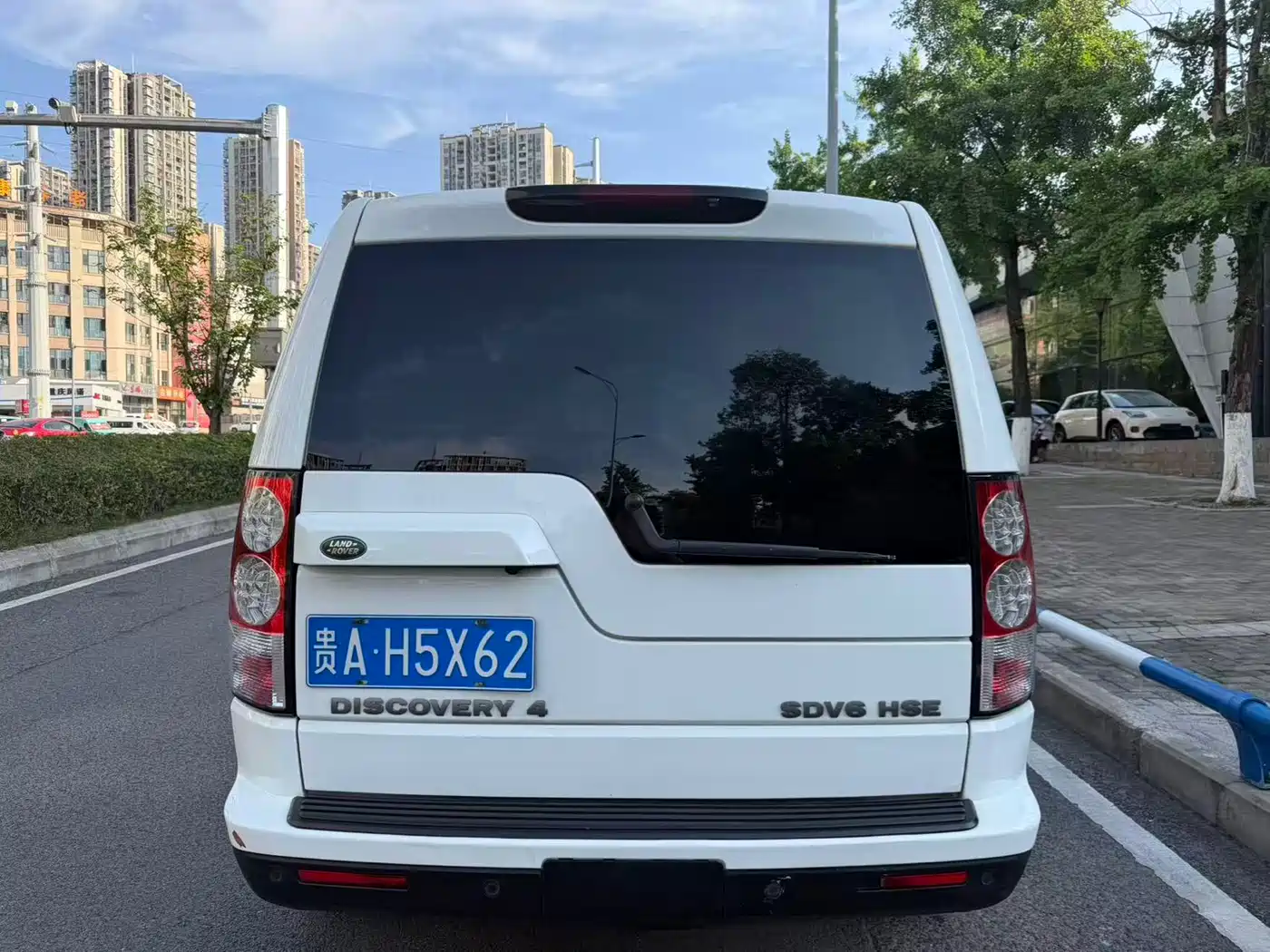 Land Rover Discovery 2012 3.0 SDV6 HSE Diesel фото 4