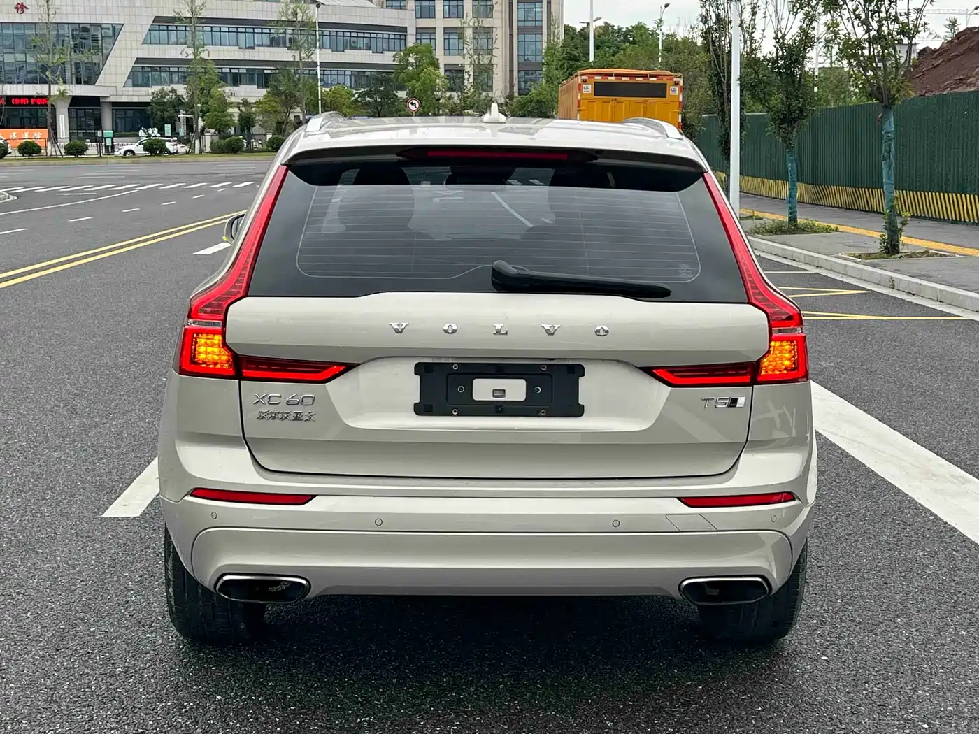 Volvo XC60 2018 T5 AWD Momentum Edition фото 5