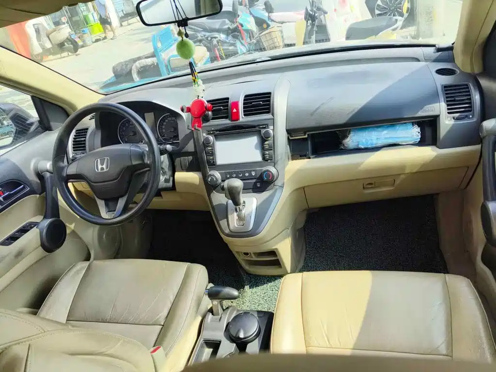 Фото 11 - Honda CR-V