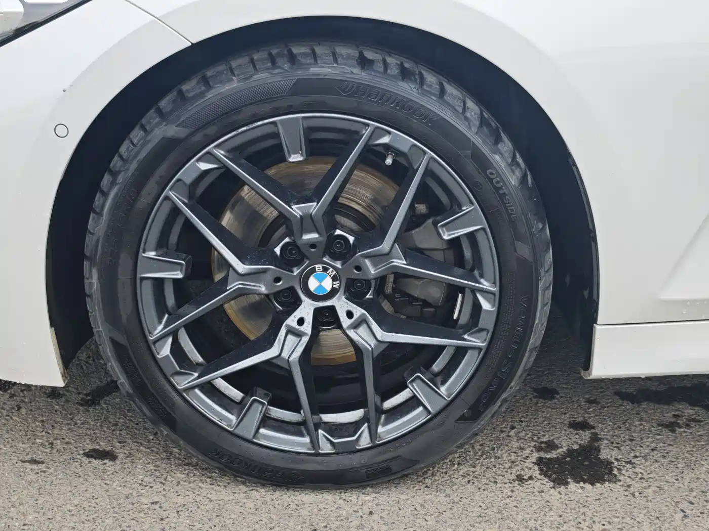 BMW 3 Series 2025 330Li M Sport Night Edition фото 12