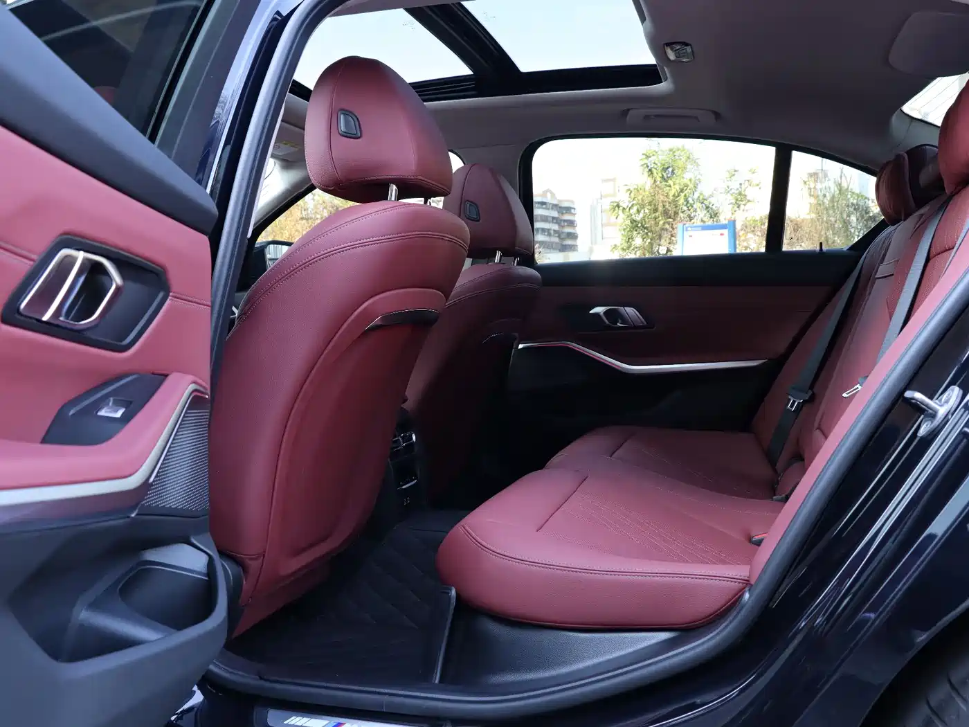 BMW 3 Series 2025 325Li M Sport Package фото 11