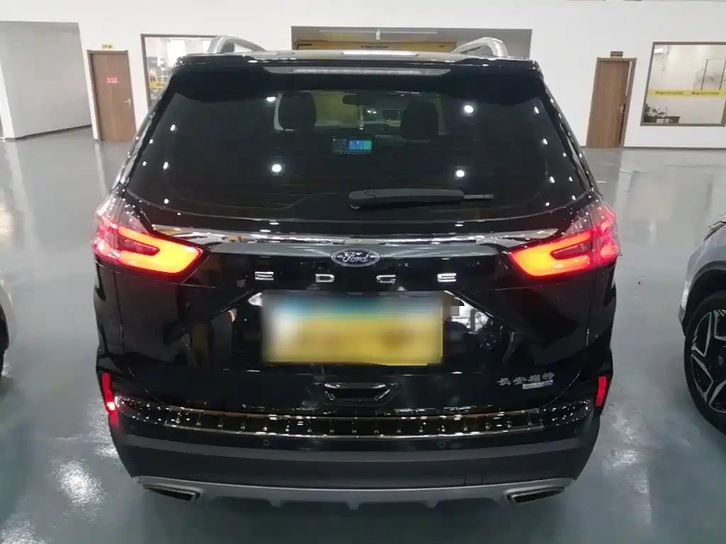 Фото 6 - Ford Edge