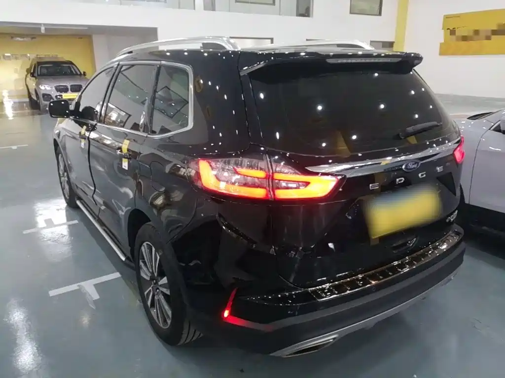 Фото 5 - Ford Edge