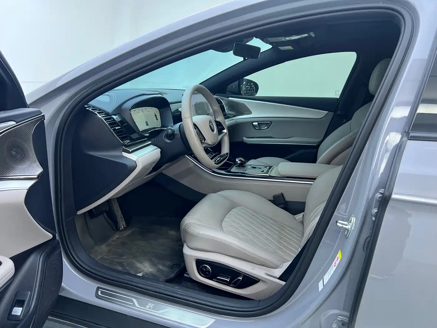 BYD Han 2025 DM-i 125KM Premium фото 5