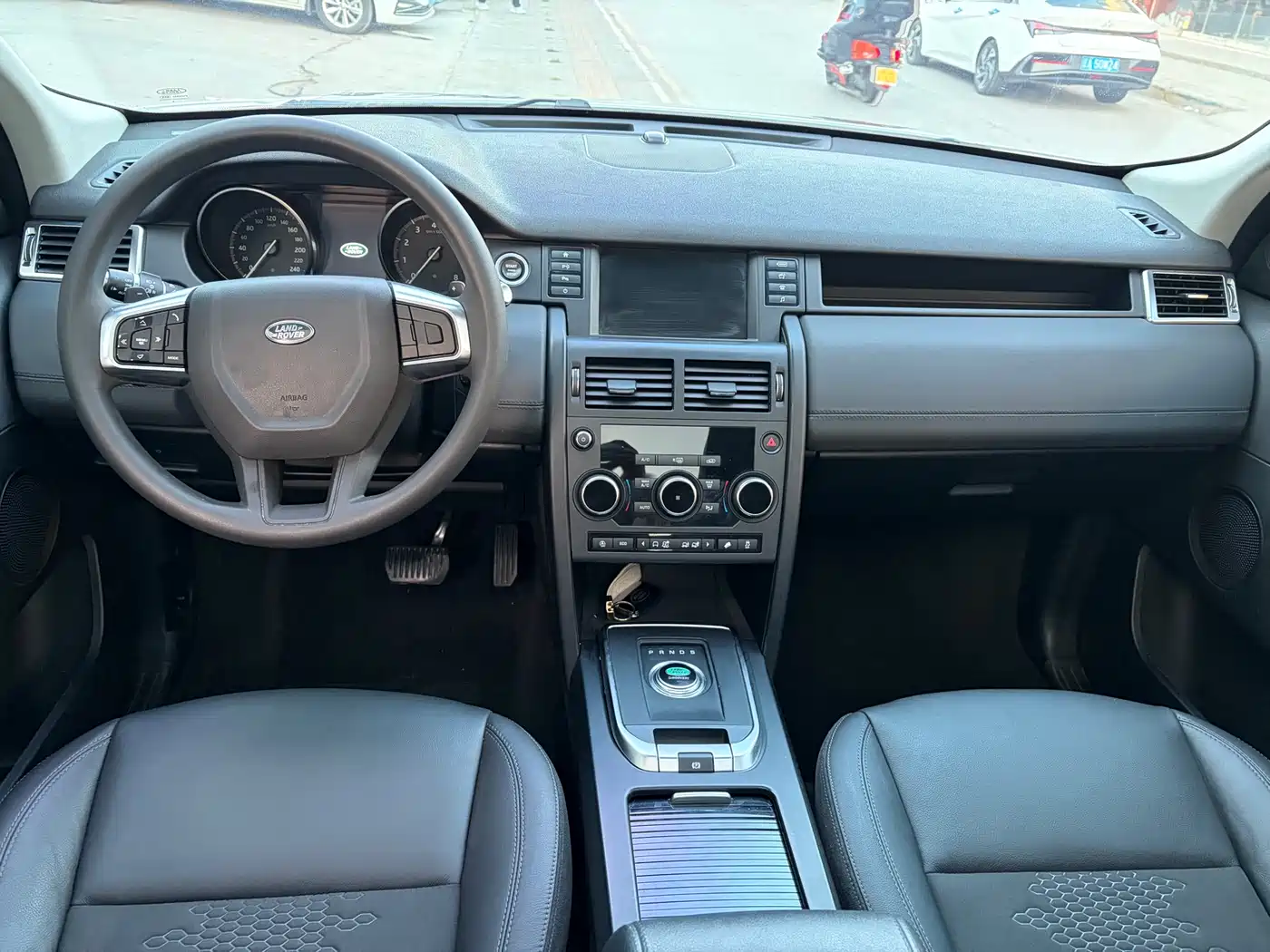 Land Rover Discovery Sport 2018 240PS PURE Edition фото 10