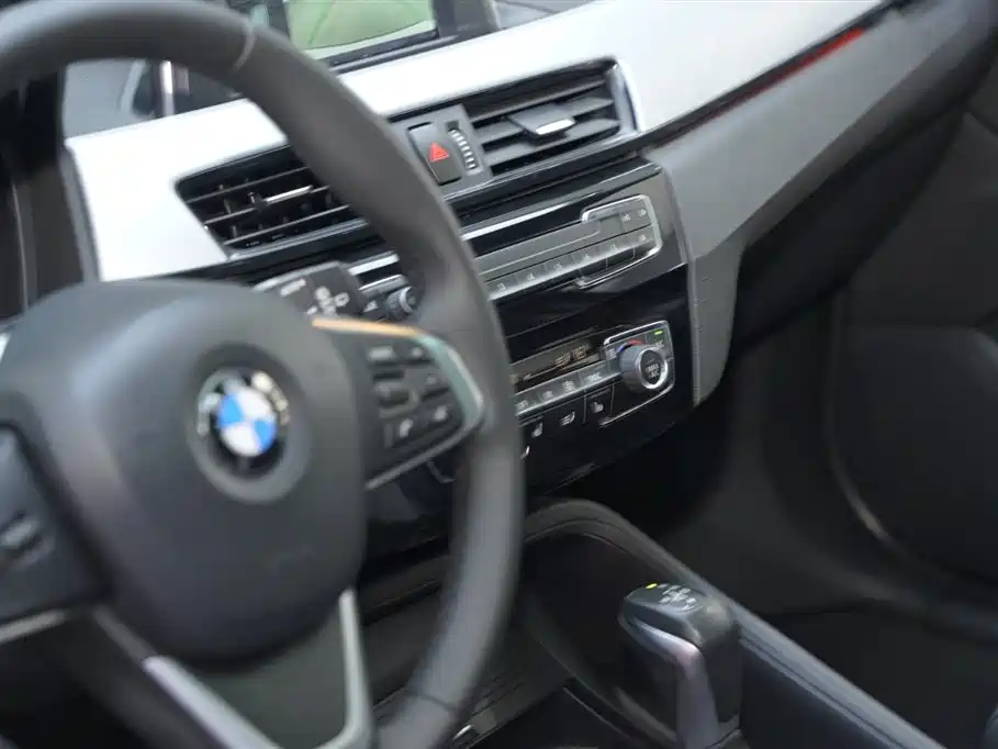 BMW X1 2019 sDrive18Li Fashion Model фото 14