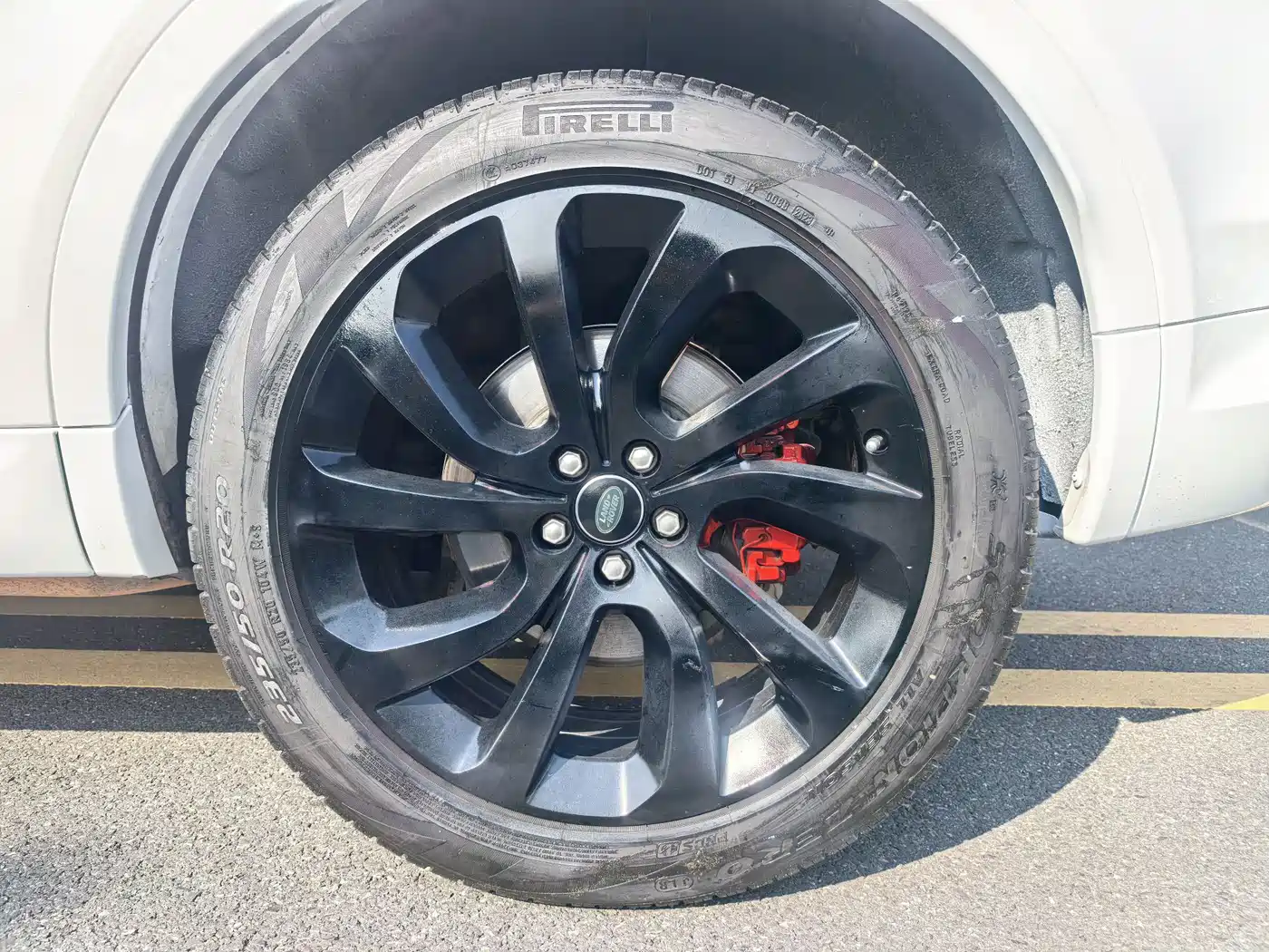 LAND ROVER DISCOVER NEW ENERGY SOURCES FOR SPORTS