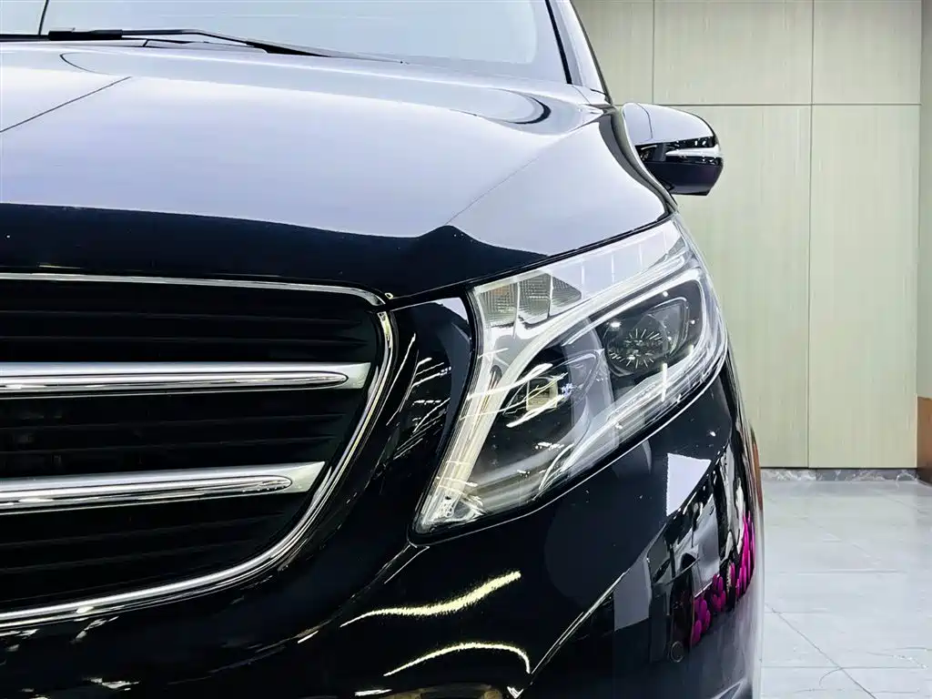 Mercedes-Benz V-Class 2017 Model V 260 Premium Edition фото 7