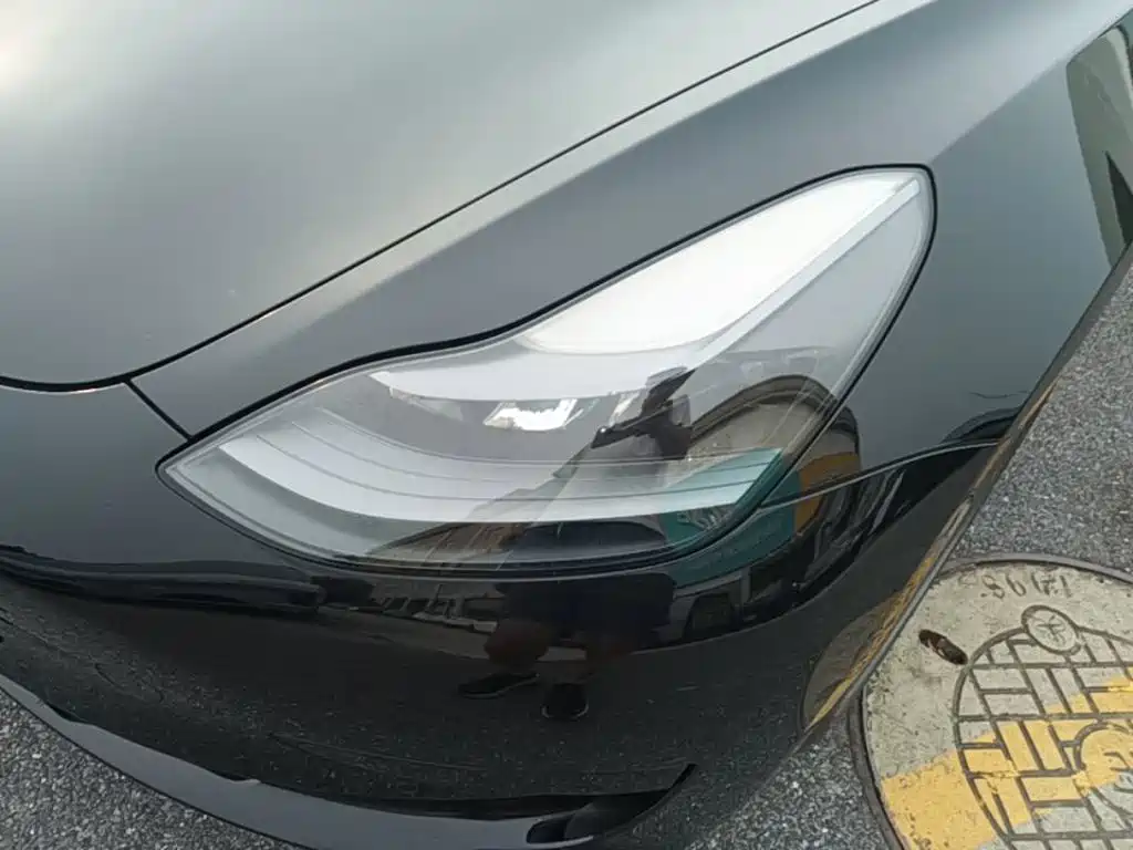Фото 24 - Tesla Model 3