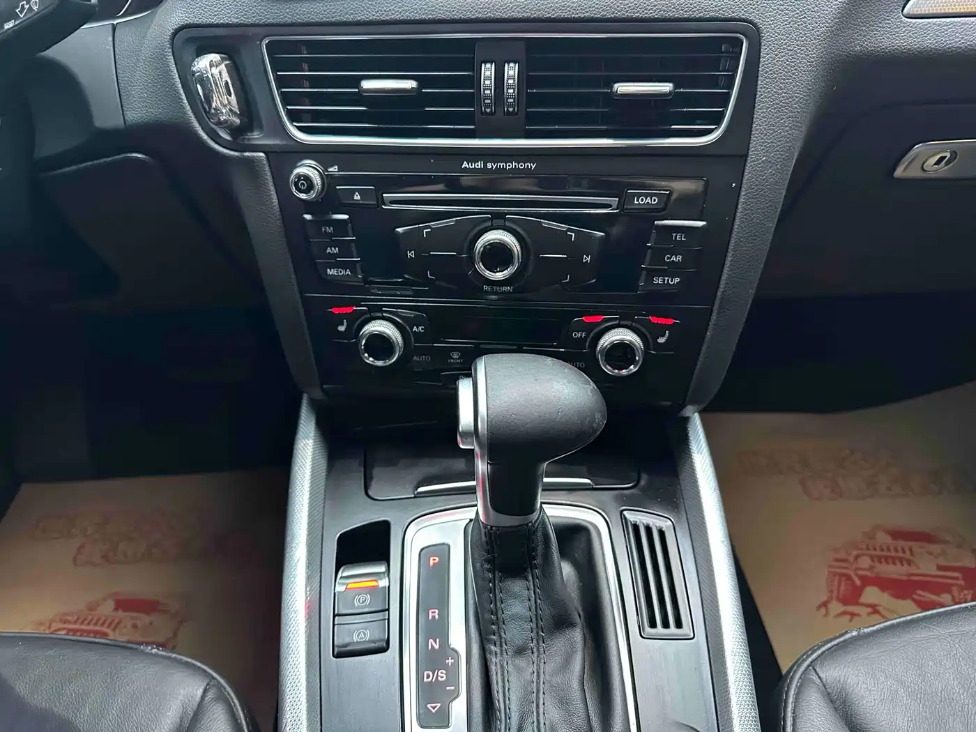 Audi Q5 2015 40 TFSI Technology фото 14
