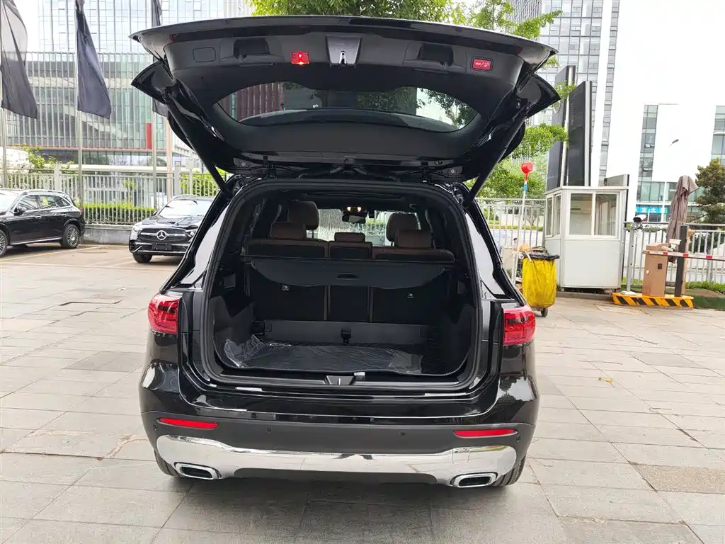 MERCEDES-BENZ GLB