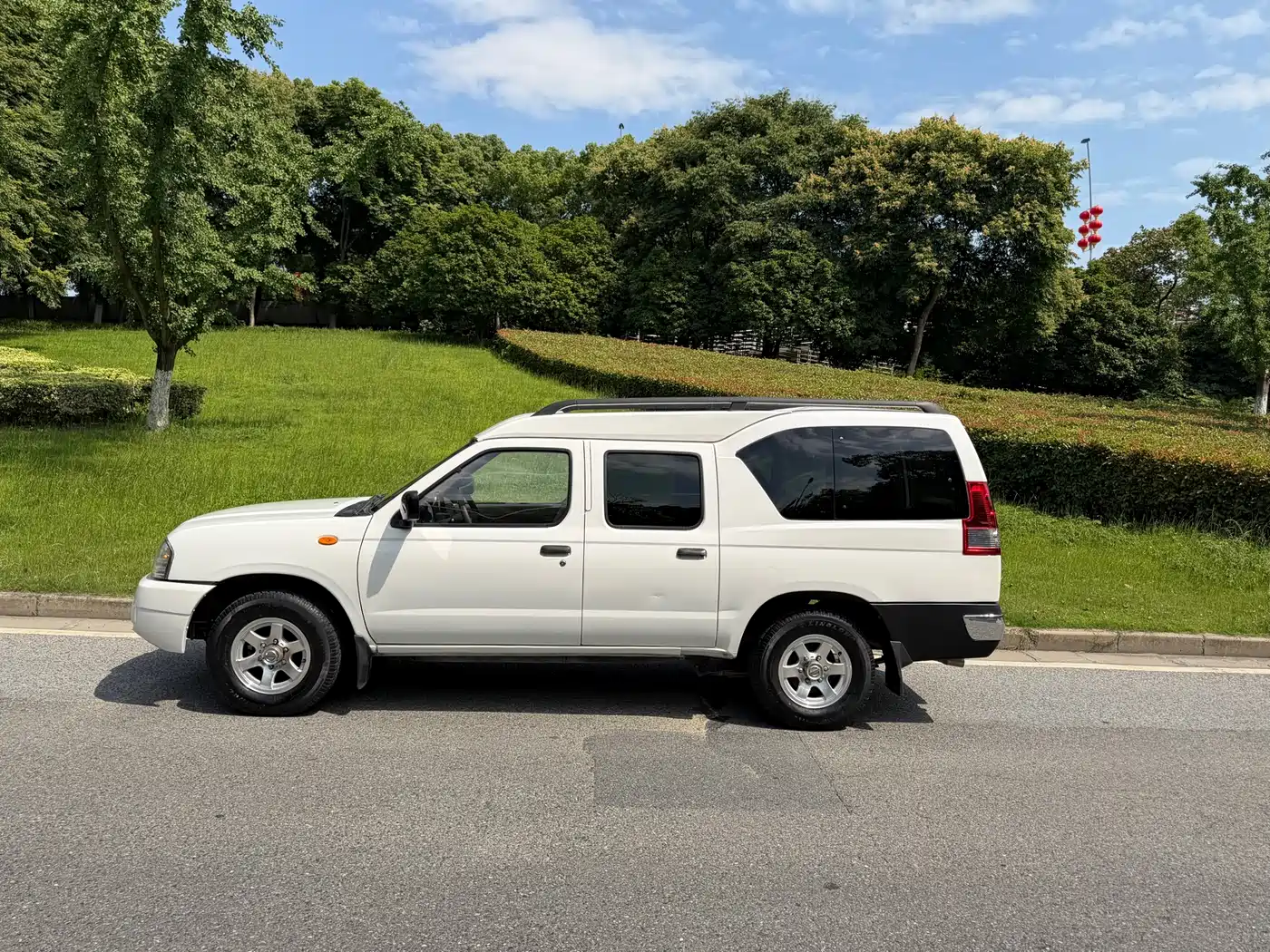 Nissan ZN Van 2015 2013 2.4L 2WD Luxury 5-seater
