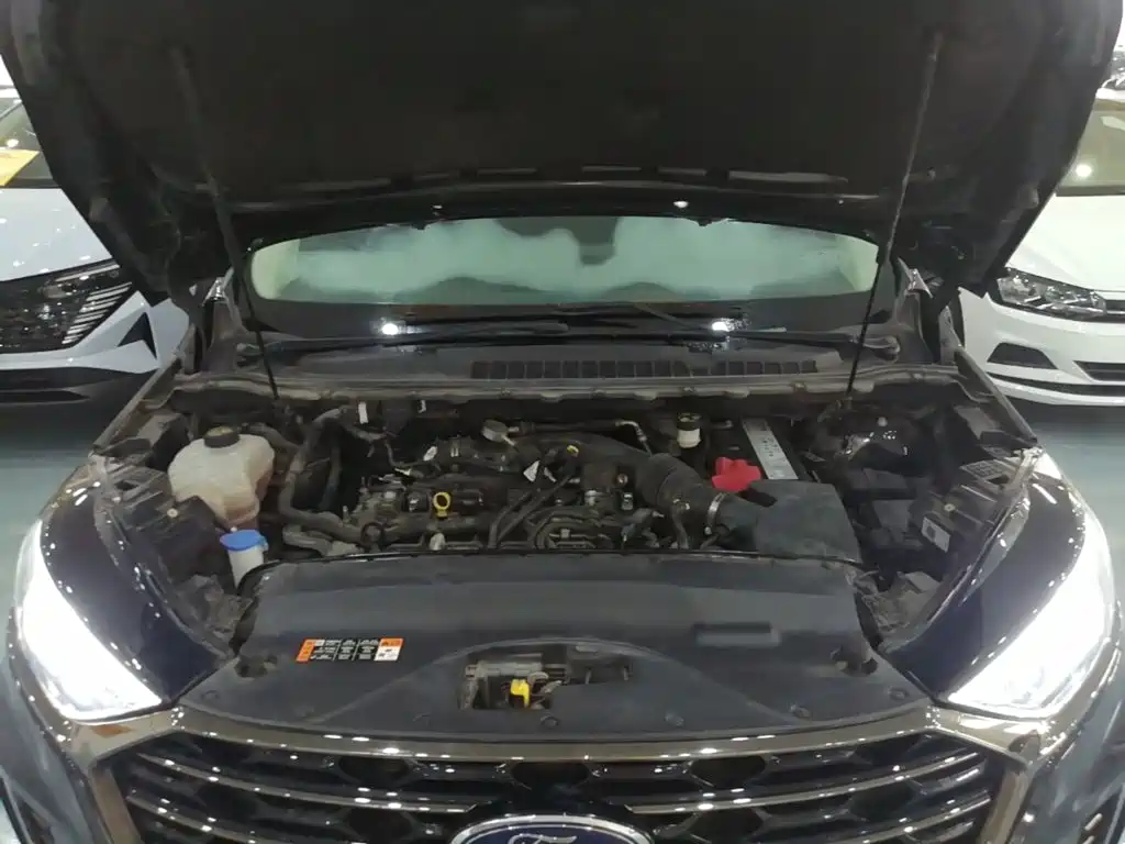 Фото 20 - Ford Edge