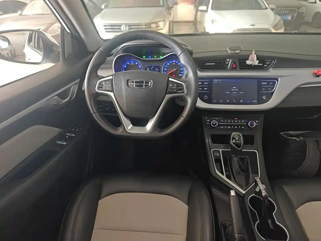 Фото 11 - Geely Vision