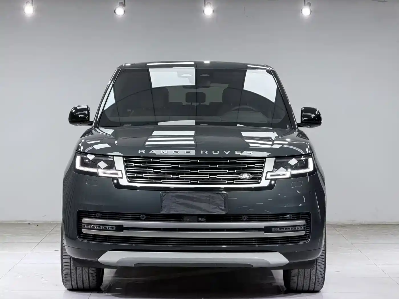 Land Rover Range Rover 2023 3.0 L6 400PS Golden Age 7-Seater Long Wheelbase