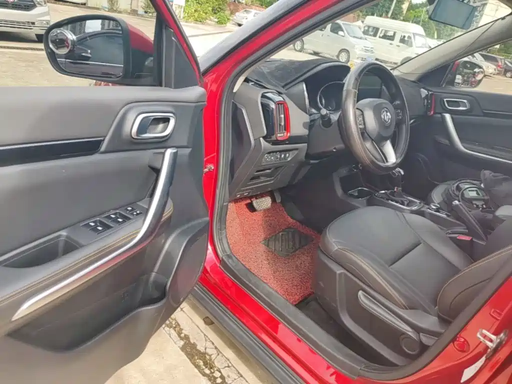 Dongfeng Aeolus Dongfeng Fengshen AX4 2017 2017 1.6L DCT Trendy