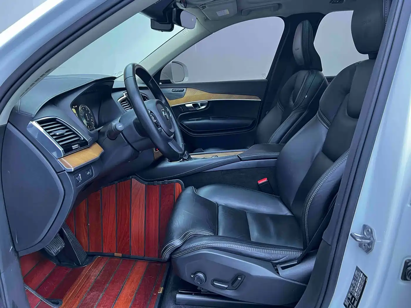 Фото 4 - Volvo XC90