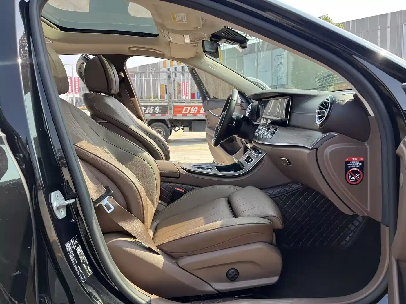 Mercedes-Benz E-Class 2022 Second Facelift E 300 L Luxury фото 30