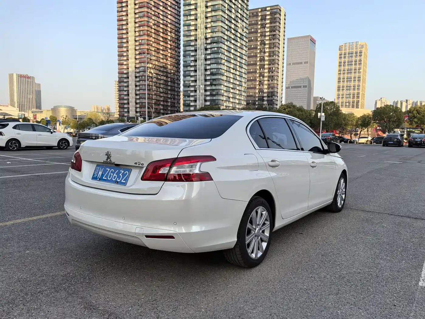 Peugeot 408 2014 1.8L Automatic Luxury Edition фото 5