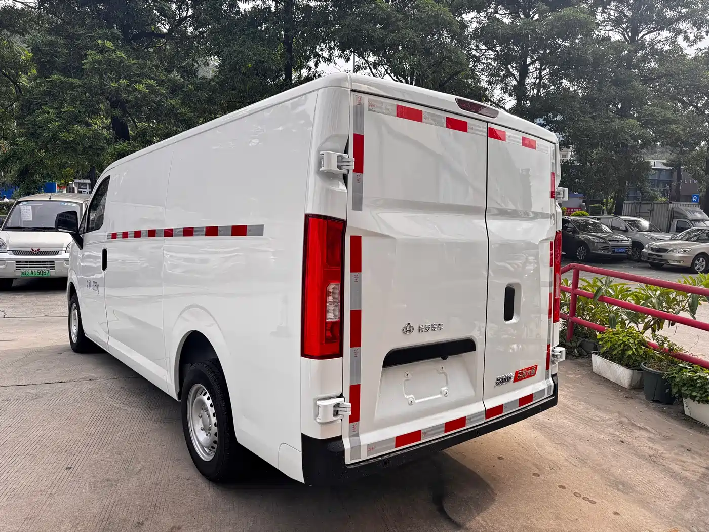 Changan Kuayue Kua Yue Xing Guang EV 2026 2025 3-Person Van 350km Smart Driving Edition