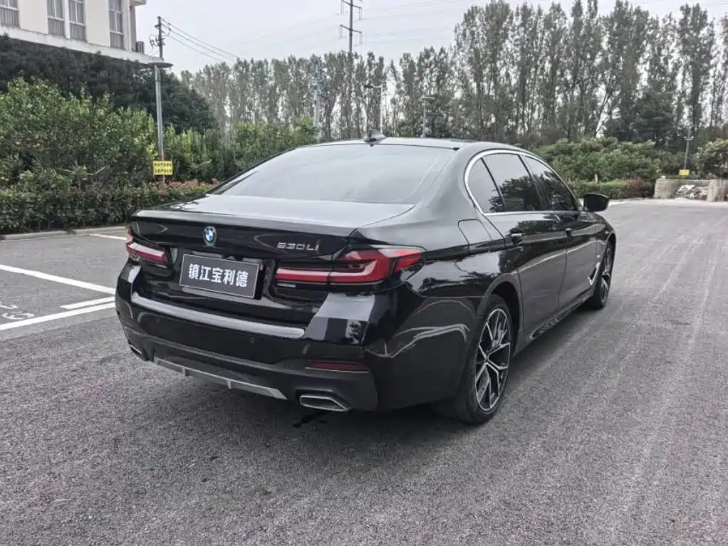 Photo 5 - BMW 5 Series