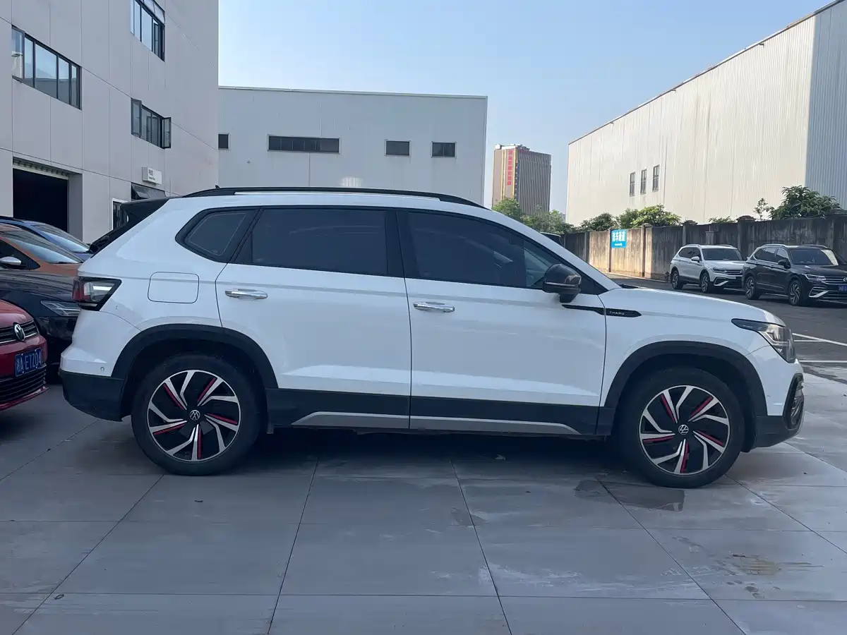 Volkswagen Tharu 2024 300TSI 2WD Moon Premium Edition фото 4