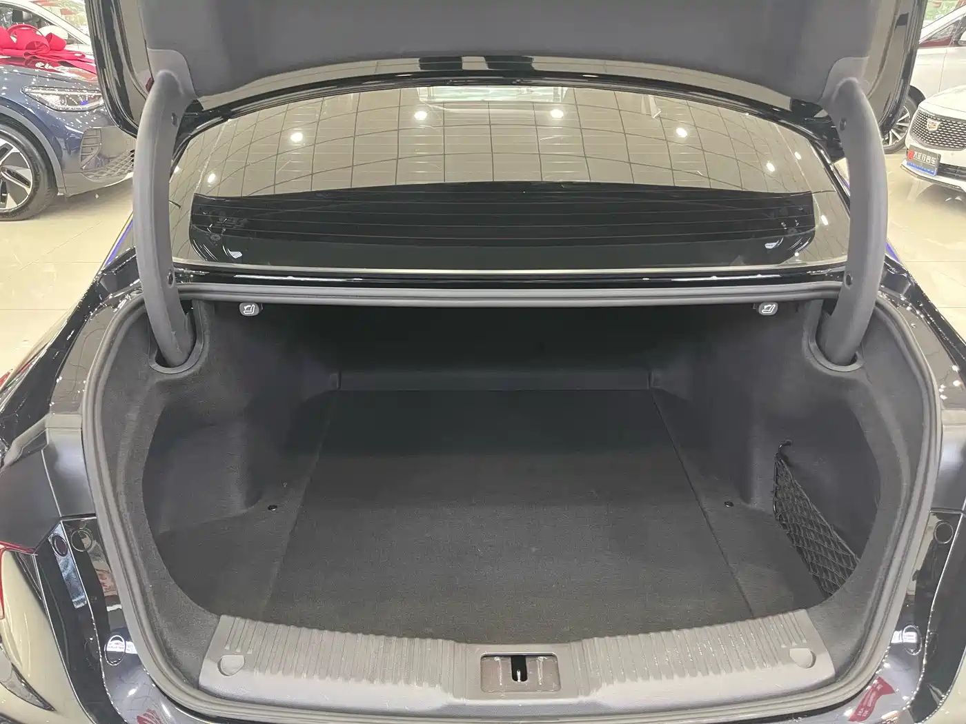 Hongqi H5 2024 2.0T Automatic Smart Connect Flag Smooth Edition фото 13