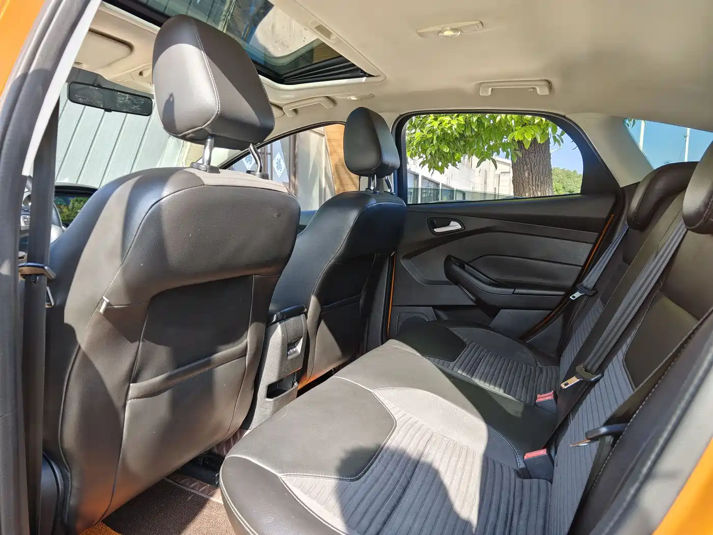 Photo 4 - Ford Focus