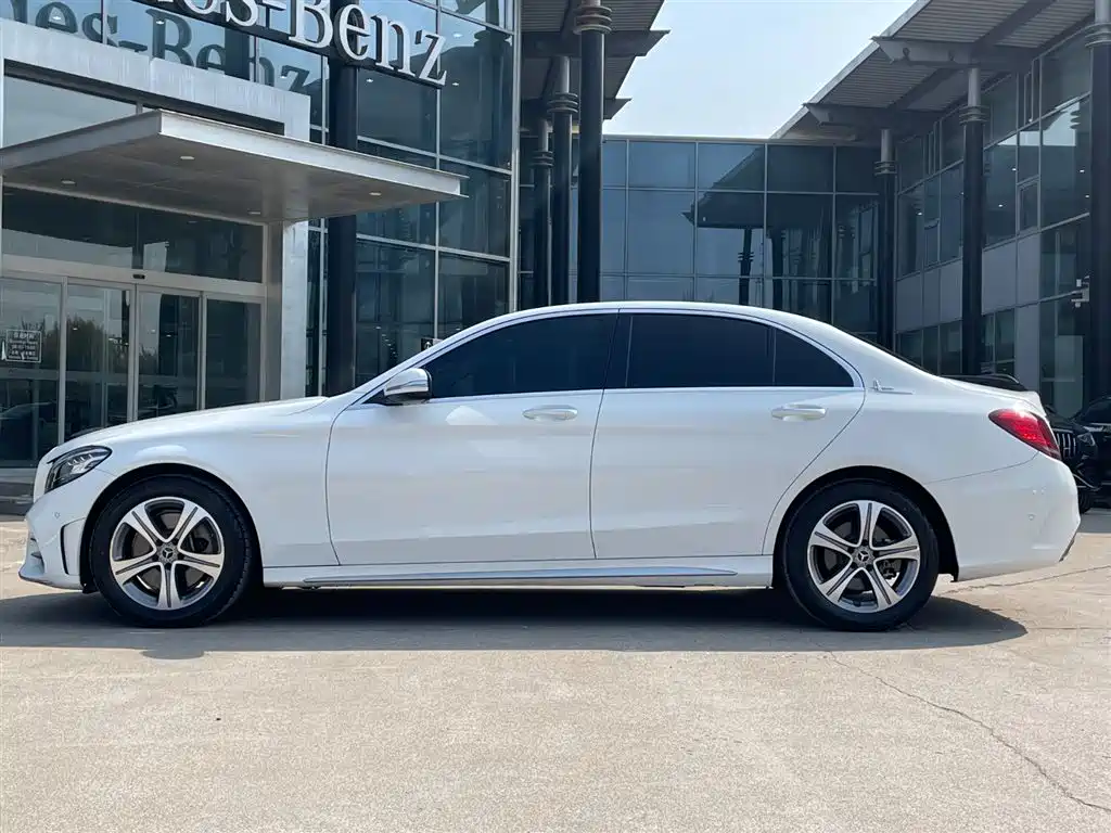 Mercedes-Benz C-Class 2020 Facelift C 260 L Sport фото 3
