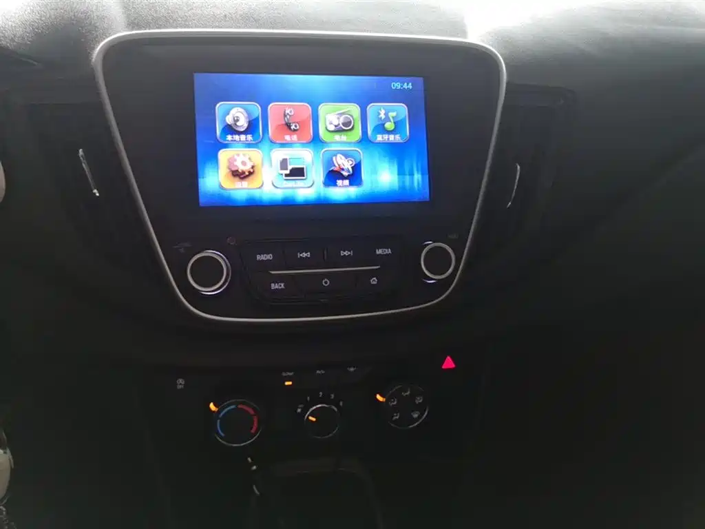 Chevrolet Cavalier 2016 1.5L Manual Delight Edition фото 12