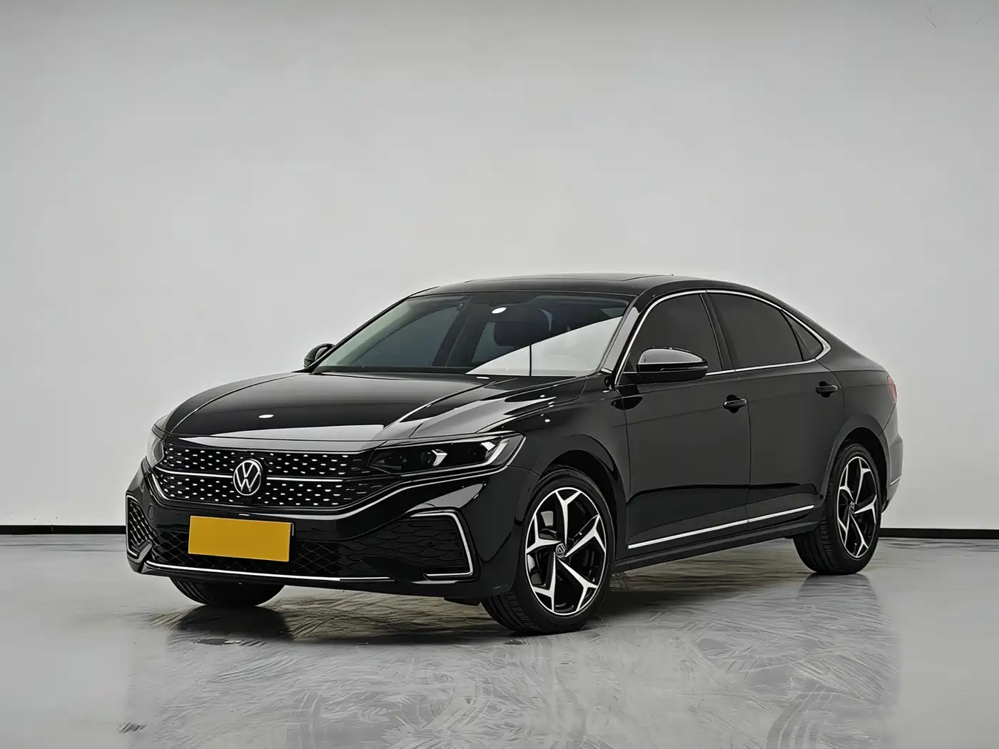 Volkswagen Passat 2025 Outstanding 380TSI Starlight Dragon Soaring Edition