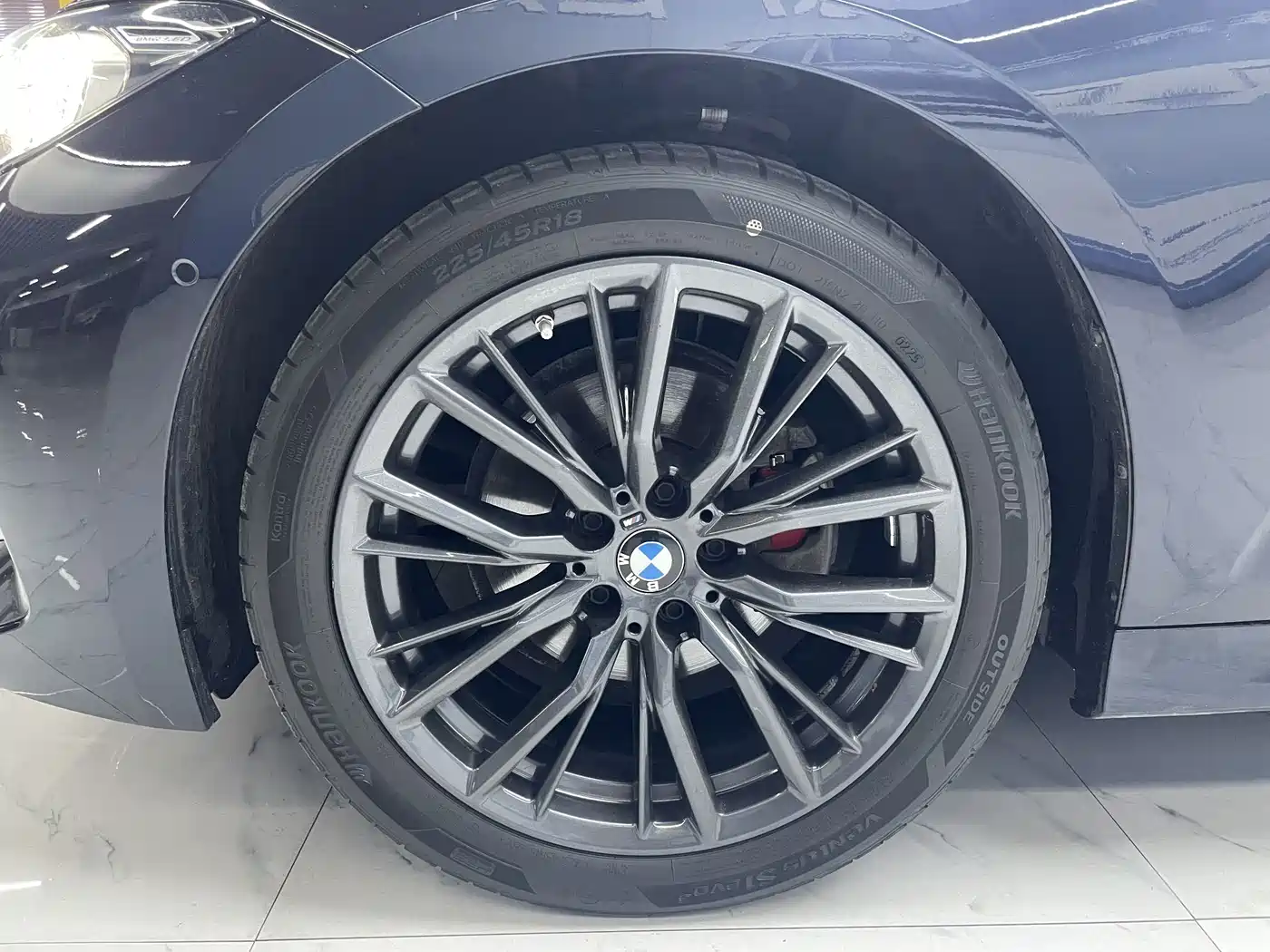 BMW 3 Series 2024 325i M Sport Shadowline Package фото 17