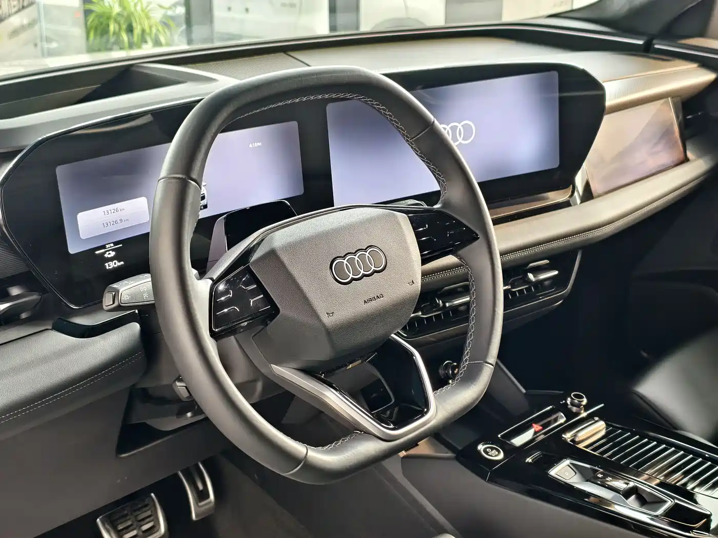 Audi Q6L e-tron фото 8