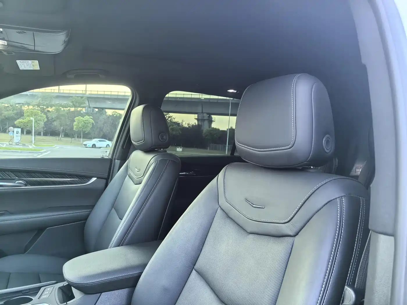 Cadillac XT6 2022 2.0T 6-Seater 4WD Luxury Edition фото 10