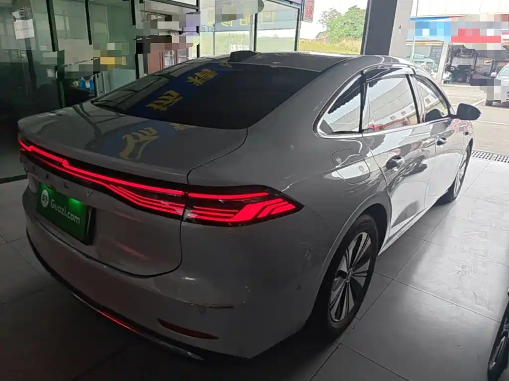 Geely Galaxy Galaxy A7 2025 EM-i 150km Explorer+ Edition фото 7