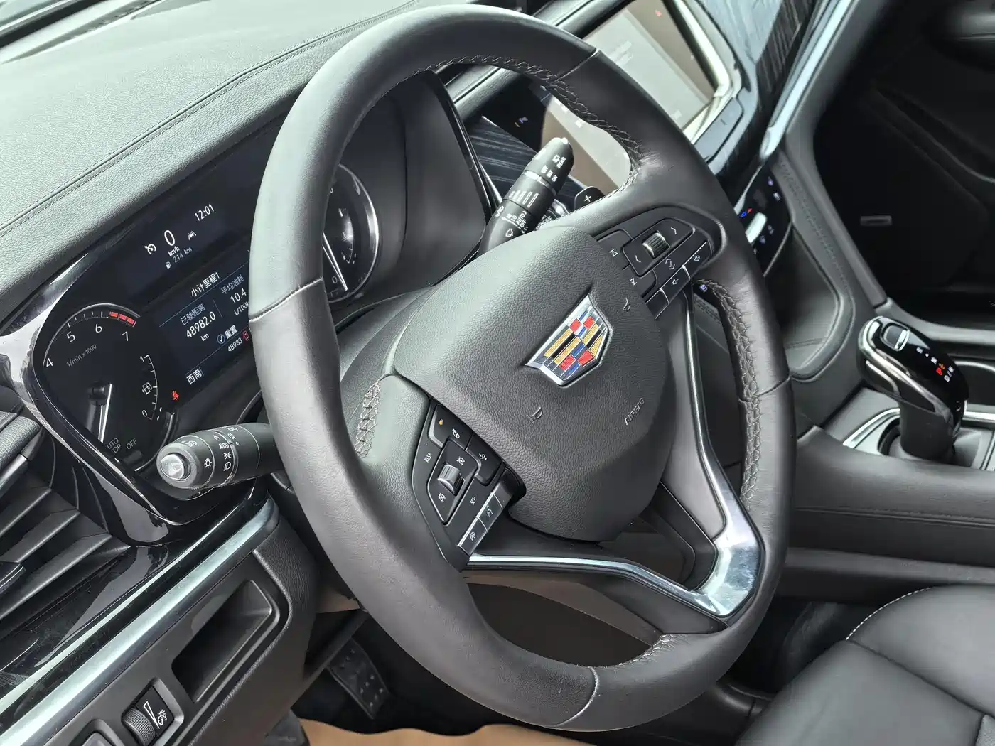 CADILLAC XT6