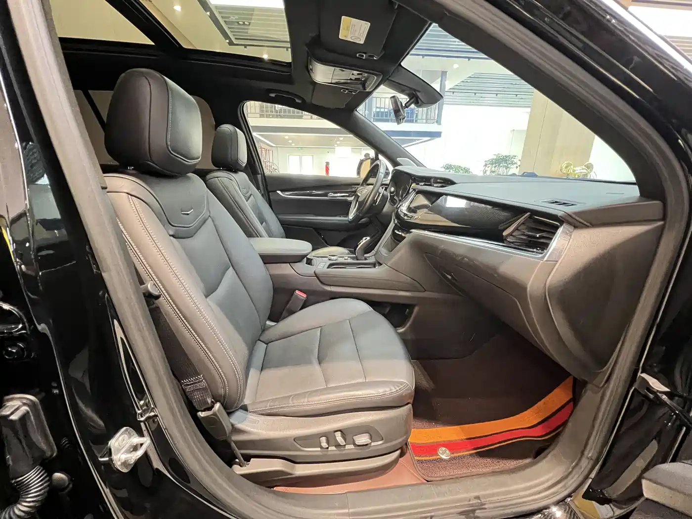 Cadillac XT6 2022 2.0T 6-Seater 4WD Premium Edition фото 8