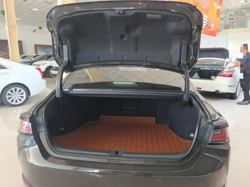 Lexus ES 2025 2025 300h Ultimate Edition